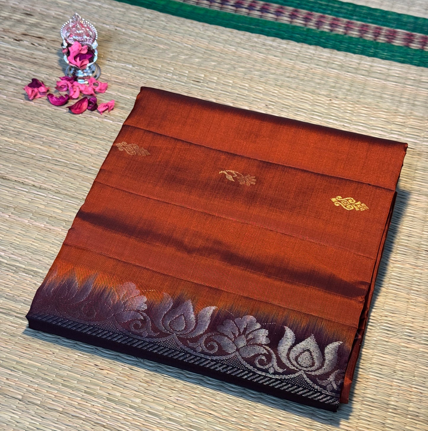 molakalmuru Rust Orange Pure Handloom Silk Saree