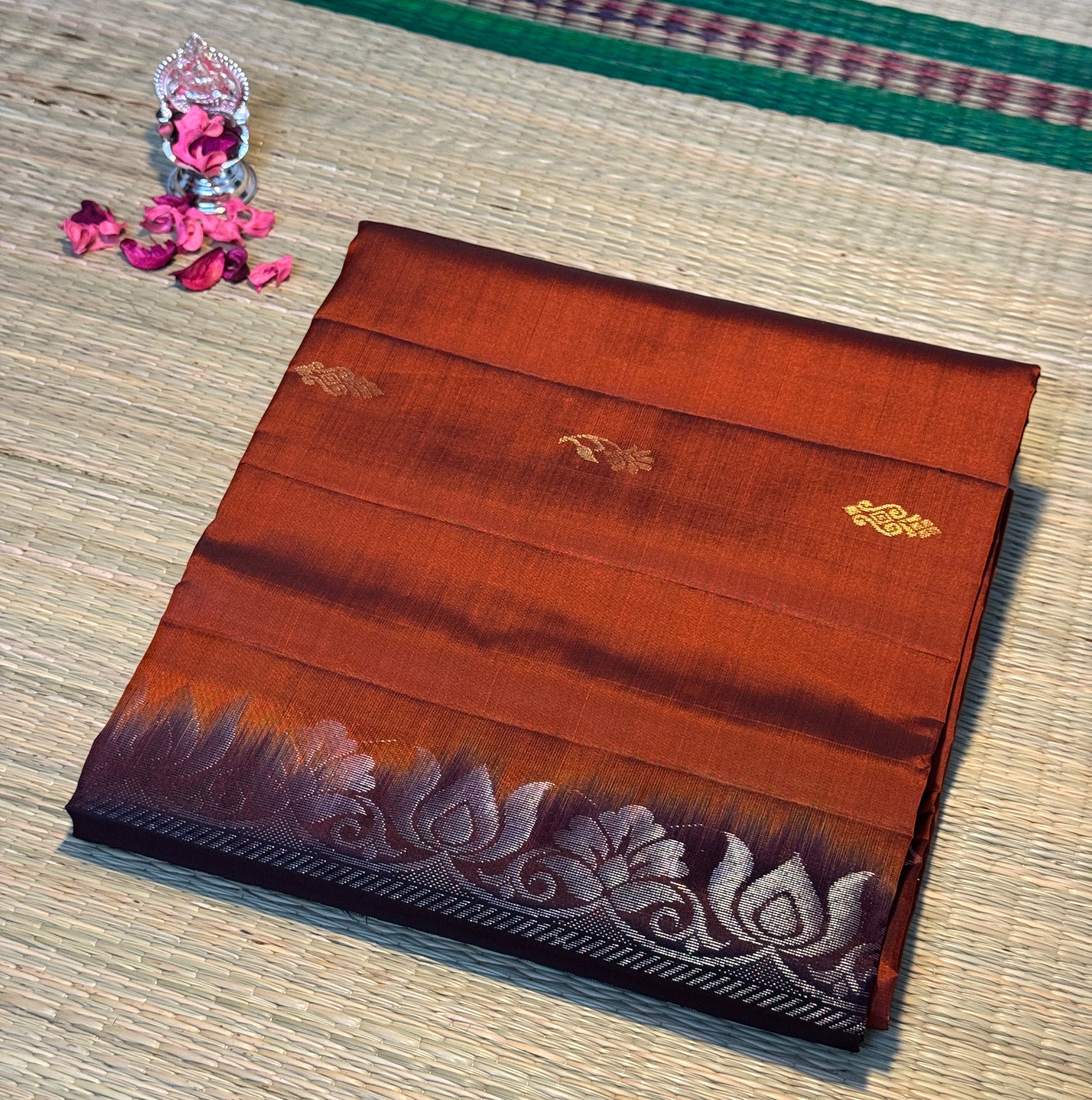 molakalmuru Rust Orange Pure Handloom Silk Saree